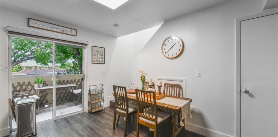 Condo à Miami, Floride, 2 chambres  № 2248163