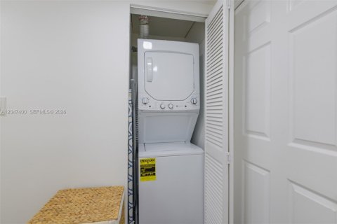 Copropriété à vendre à Miami, Floride: 2 chambres, 104.98 m2 № 2248163 - photo 19