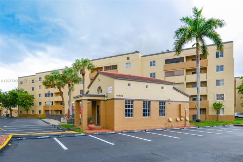 Copropriété à vendre à Miami, Floride: 2 chambres, 104.98 m2 № 2248163 - photo 22