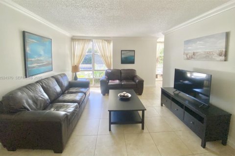 Copropriété à vendre à Sunny Isles Beach, Floride: 1 chambre, 67.35 m2 № 2257294 - photo 3