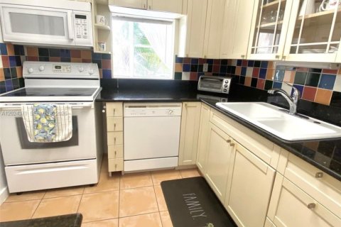 Copropriété à vendre à Sunny Isles Beach, Floride: 1 chambre, 67.35 m2 № 2257294 - photo 11