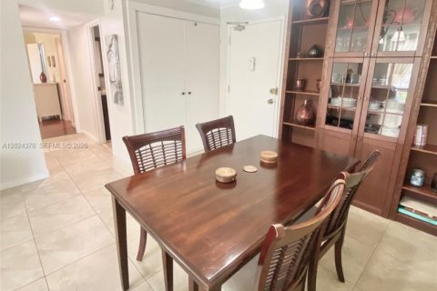 Copropriété à vendre à Sunny Isles Beach, Floride: 1 chambre, 67.35 m2 № 2257294 - photo 8