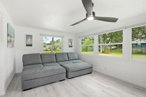 Villa ou maison à vendre à Oldsmar, Floride: 3 chambres, 172.43 m2 № 2197091 - photo 13