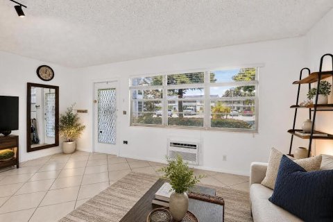 Condominio en venta en Deerfield Beach, Florida, 1 dormitorio, 65.59 m2 № 2261676 - foto 2