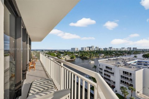 Купить кондоминиум в Форт-Лодердейл, Флорида 2 спальни, 145.58м2, № 1983510 - фото 26