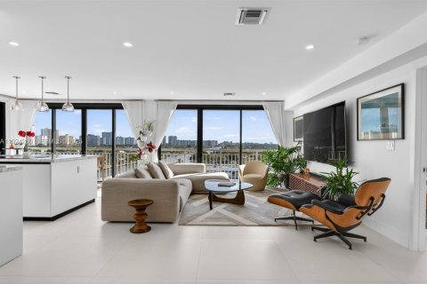 Купить кондоминиум в Форт-Лодердейл, Флорида 2 спальни, 145.58м2, № 1983510 - фото 9