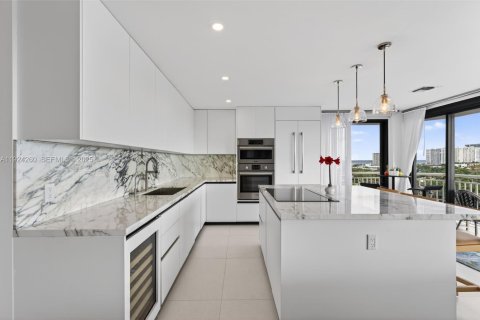 Купить кондоминиум в Форт-Лодердейл, Флорида 2 спальни, 145.58м2, № 1983510 - фото 15