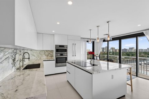 Купить кондоминиум в Форт-Лодердейл, Флорида 2 спальни, 145.58м2, № 1983510 - фото 16