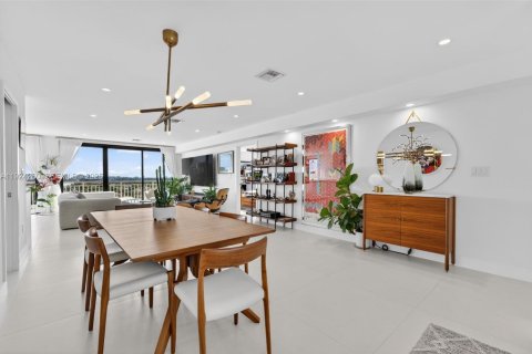 Купить кондоминиум в Форт-Лодердейл, Флорида 2 спальни, 145.58м2, № 1983510 - фото 23