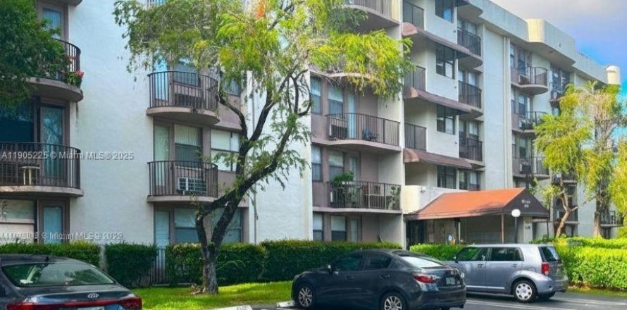 Кондоминиум с 1 спальней в Корал-Спрингс, Флорида № 1955814