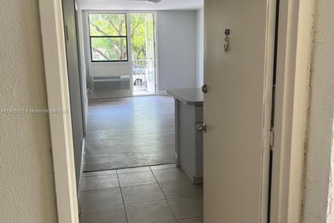 Купить кондоминиум в Корал-Спрингс, Флорида 1 спальня, 57.51м2, № 1955814 - фото 2