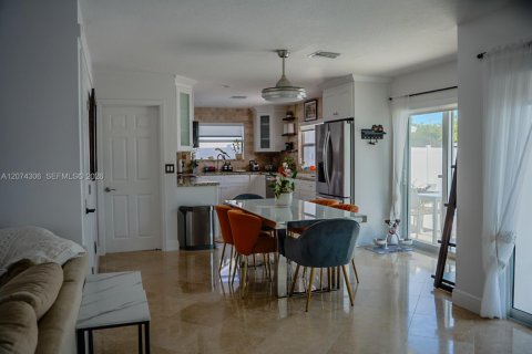 Villa ou maison à vendre à Fort Lauderdale, Floride: 3 chambres, 145.67 m2 № 2311936 - photo 11