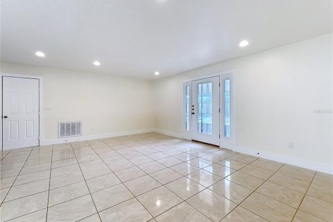 Villa ou maison à vendre à Clermont, Floride: 3 chambres, 145.48 m2 № 1906659 - photo 9