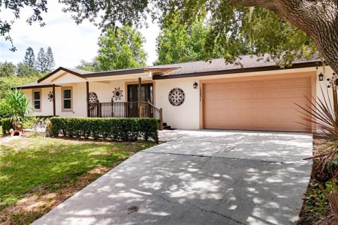 House in Clermont, Florida 3 bedrooms, 145.48 sq.m. № 1906659 - photo 1