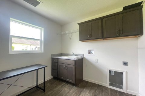 Casa en venta en Oxford, Florida, 4 dormitorios, 239.22 m2 № 1899311 - foto 16