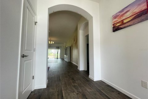 Casa en venta en Oxford, Florida, 4 dormitorios, 239.22 m2 № 1899311 - foto 3