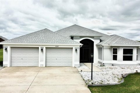 Casa en venta en Oxford, Florida, 4 dormitorios, 239.22 m2 № 1899311 - foto 1