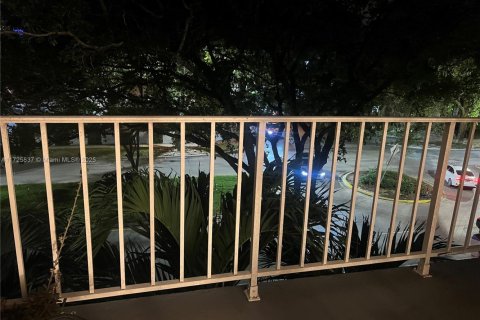 Condo in North Miami, Florida, 1 bedroom  № 1702885 - photo 14