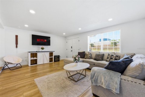 Villa ou maison à louer à Tampa, Floride: 4 chambres, 133.31 m2 № 2156085 - photo 8