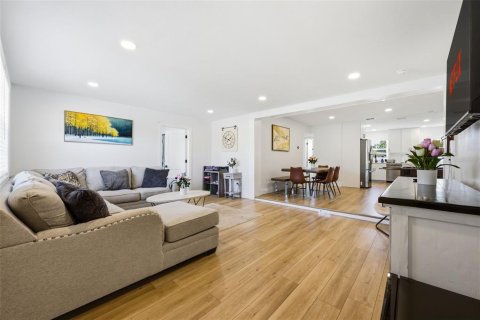 Villa ou maison à louer à Tampa, Floride: 4 chambres, 133.31 m2 № 2156085 - photo 4