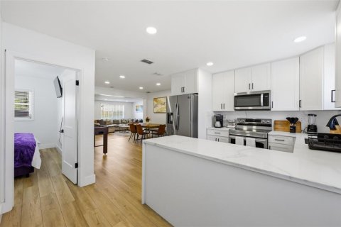 Villa ou maison à louer à Tampa, Floride: 4 chambres, 133.31 m2 № 2156085 - photo 18