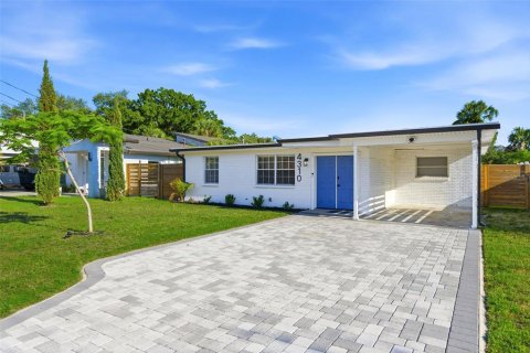Villa ou maison à louer à Tampa, Floride: 4 chambres, 133.31 m2 № 2156085 - photo 3
