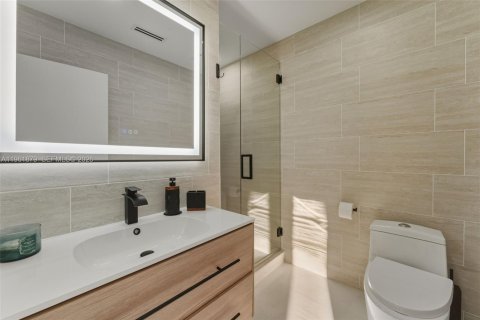 Villa ou maison à vendre à Miami, Floride: 3 chambres, 319.03 m2 № 2024665 - photo 22