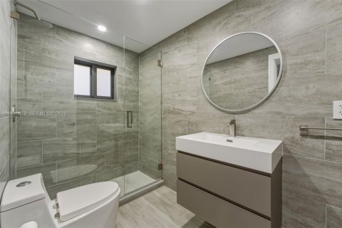 Villa ou maison à vendre à Miami, Floride: 3 chambres, 319.03 m2 № 2024665 - photo 21