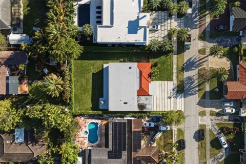 Villa ou maison à vendre à Miami, Floride: 3 chambres, 319.03 m2 № 2024665 - photo 27