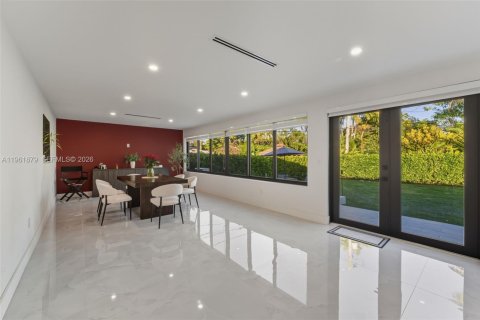 Villa ou maison à vendre à Miami, Floride: 3 chambres, 319.03 m2 № 2024665 - photo 8