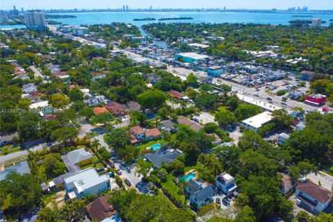 Villa ou maison à vendre à Miami, Floride: 2 chambres, 121.14 m2 № 2000188 - photo 22