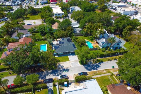 Villa ou maison à vendre à Miami, Floride: 2 chambres, 121.14 m2 № 2000188 - photo 24