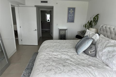 Copropriété à vendre à Bay Harbor Islands, Floride: 2 chambres, 113.71 m2 № 2002806 - photo 3