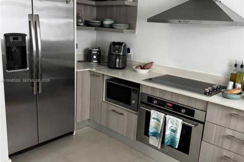 Copropriété à vendre à Bay Harbor Islands, Floride: 2 chambres, 113.71 m2 № 2002806 - photo 8