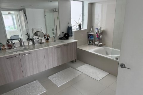 Copropriété à vendre à Bay Harbor Islands, Floride: 2 chambres, 113.71 m2 № 2002806 - photo 6