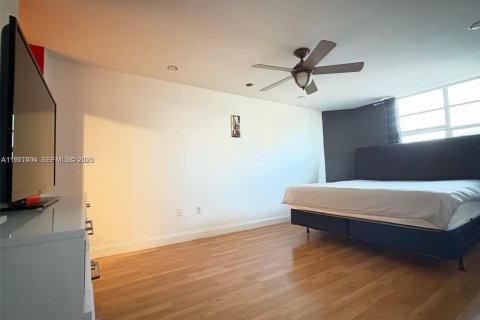 Condo in Hallandale Beach, Florida, 2 bedrooms № 2243959 - photo 6