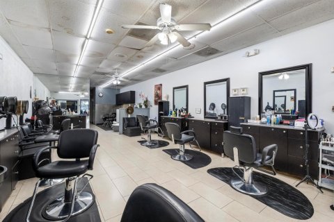 Commercial property in Pembroke Pines, Florida № 2190310 - photo 14