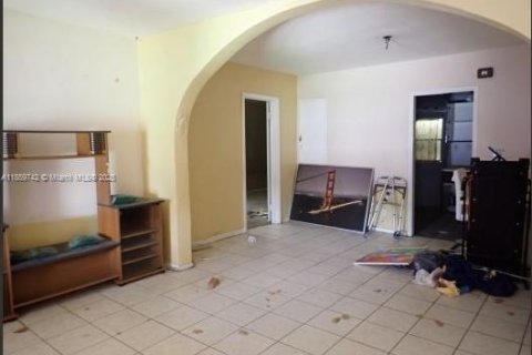 Купить коммерческую недвижимость в Халландейл-Бич, Флорида № 1957886 - фото 21