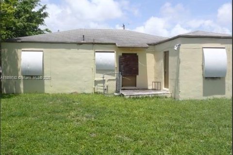 Купить коммерческую недвижимость в Халландейл-Бич, Флорида № 1957886 - фото 22