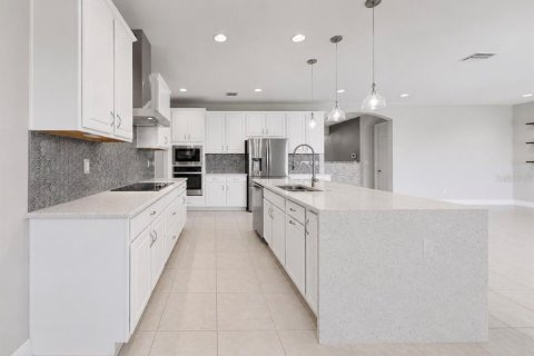 Купить виллу или дом в Ривервью, Флорида 9 комнат, 302.86м2, № 2195628 - фото 24