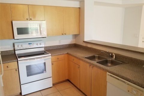 Condominio en alquiler en Tamarac, Florida, 2 dormitorios, 91.14 m2 № 1890080 - foto 5