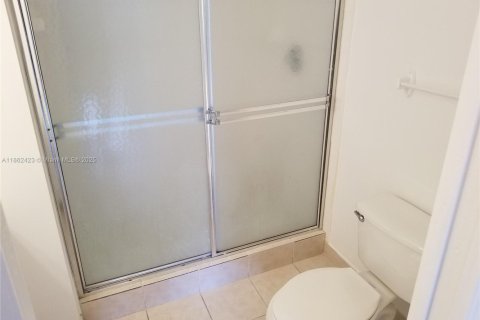 Condominio en alquiler en Tamarac, Florida, 2 dormitorios, 91.14 m2 № 1890080 - foto 12