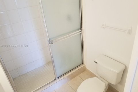 Condominio en alquiler en Tamarac, Florida, 2 dormitorios, 91.14 m2 № 1890080 - foto 15