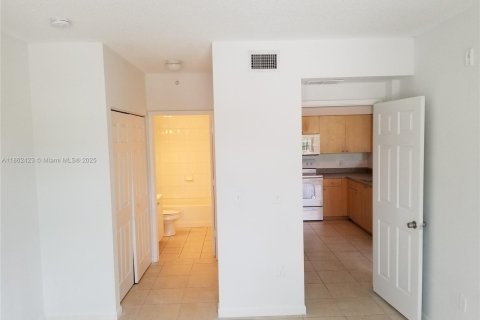 Condominio en alquiler en Tamarac, Florida, 2 dormitorios, 91.14 m2 № 1890080 - foto 9