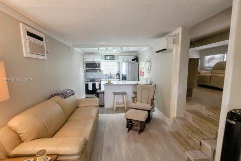 Villa ou maison à vendre à Lake Port, Floride: 1 chambre № 1989753 - photo 12