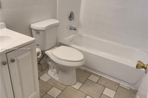 Touwnhouse à louer à Homestead, Floride: 2 chambres, 92.72 m2 № 1947655 - photo 4