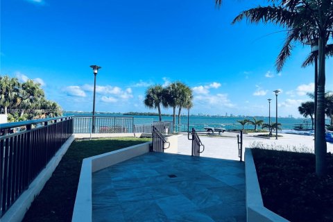 Copropriété à louer à Miami, Floride: 1 chambre, 144.09 m2 № 2079932 - photo 2