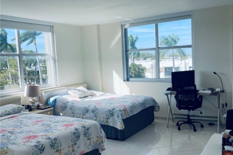 Copropriété à louer à Miami, Floride: 1 chambre, 144.09 m2 № 2079932 - photo 13