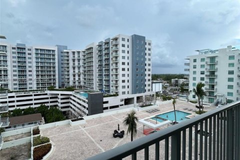Condominio en venta en Hollywood, Florida, 1 dormitorio, 96.15 m2 № 1928461 - foto 6