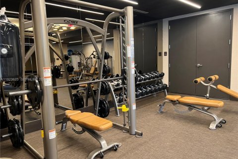 Condo in Coral Gables, Florida, 1 bedroom  № 1983613 - photo 17